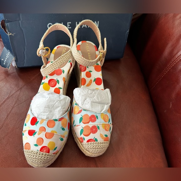 ✨ NIB Cole Haan Citrus Fruit Espadrille Wedge Sandals – Oxford Blue, Size 10.5B - Picture 2 of 11